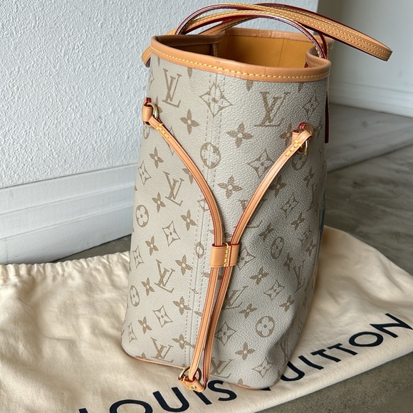 ♥️ SOLD DIRECT 🦄 Rare Louis Vuitton Neverfull MM - Picture 8 of 9